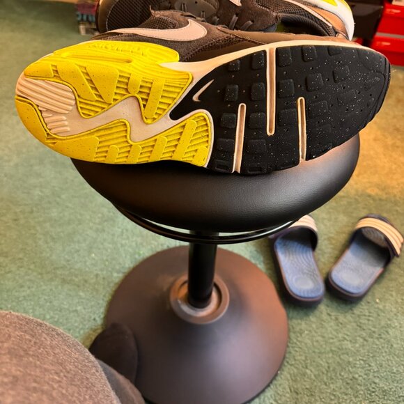 Nike - Air Max Excee - Black/White/Volt - Size 10.5 - Picture 7 of 9